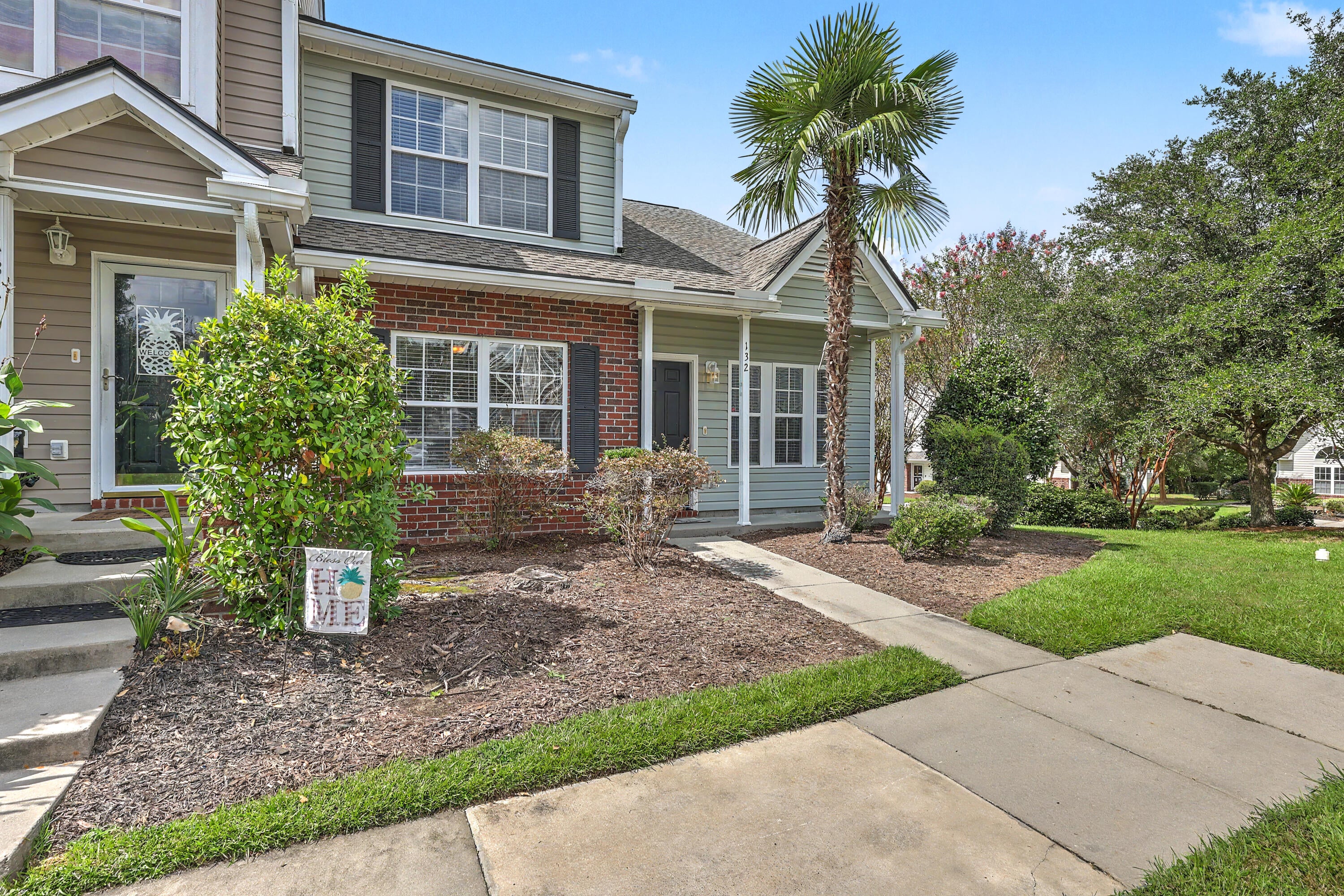 132 Hornby Circle