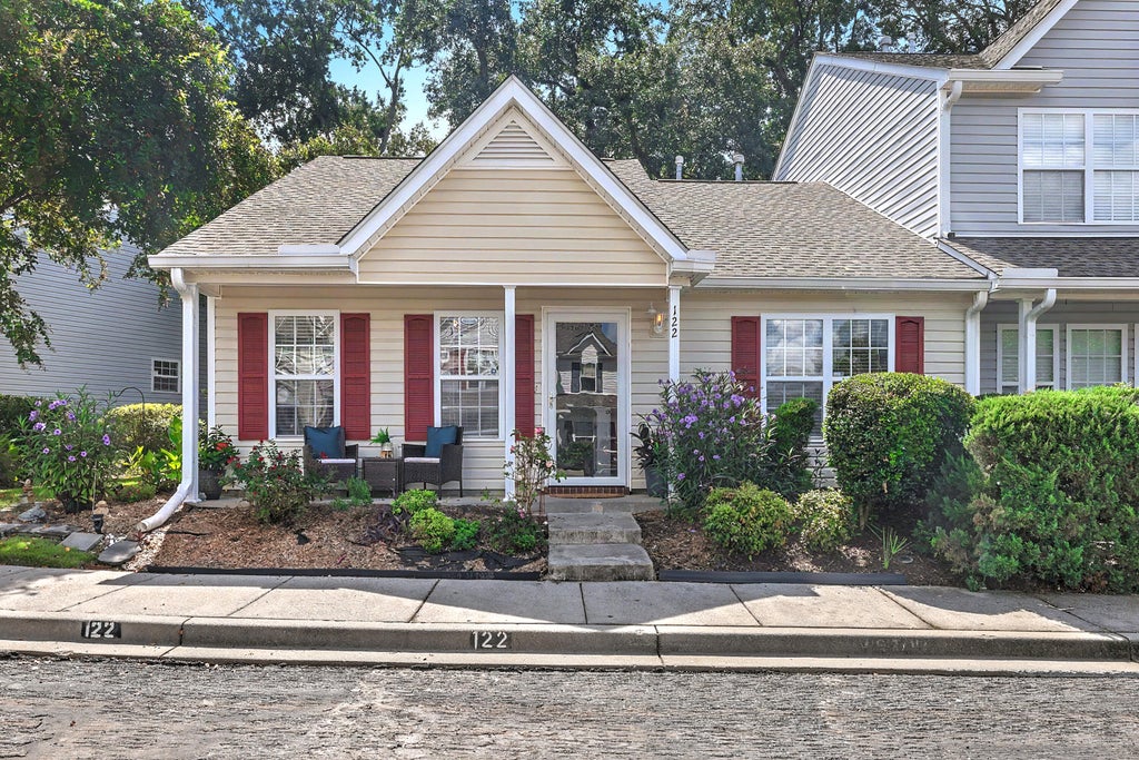 Photo of 122 Taylor Circle, Goose Creek, SC 29445 (MLS # 26025195)
