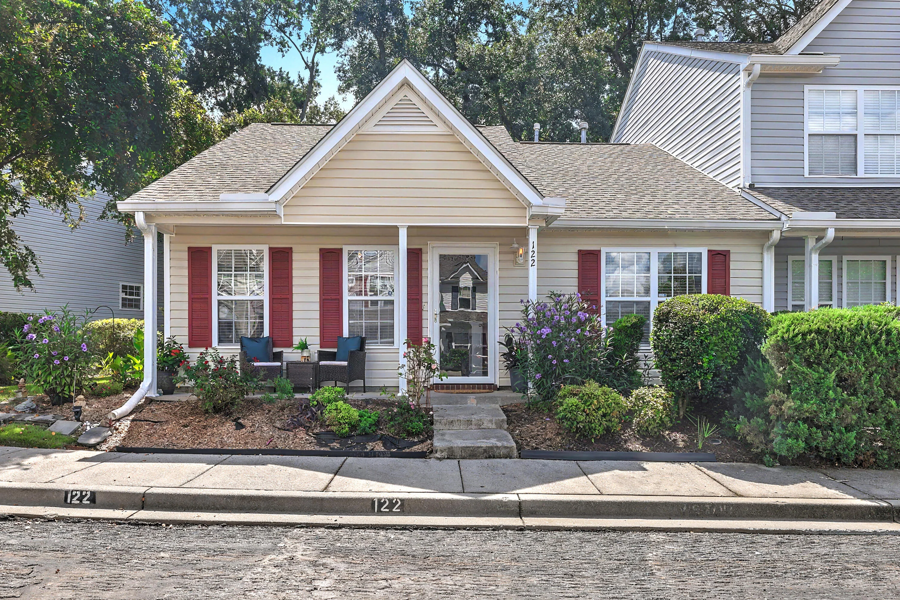 122 Taylor Circle