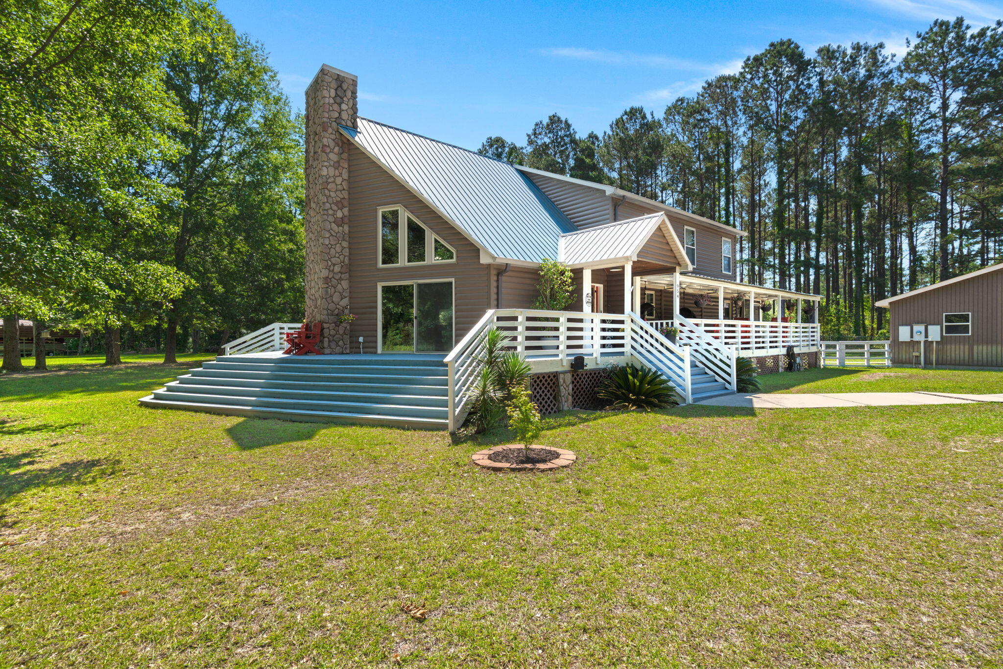 954 Old River Road