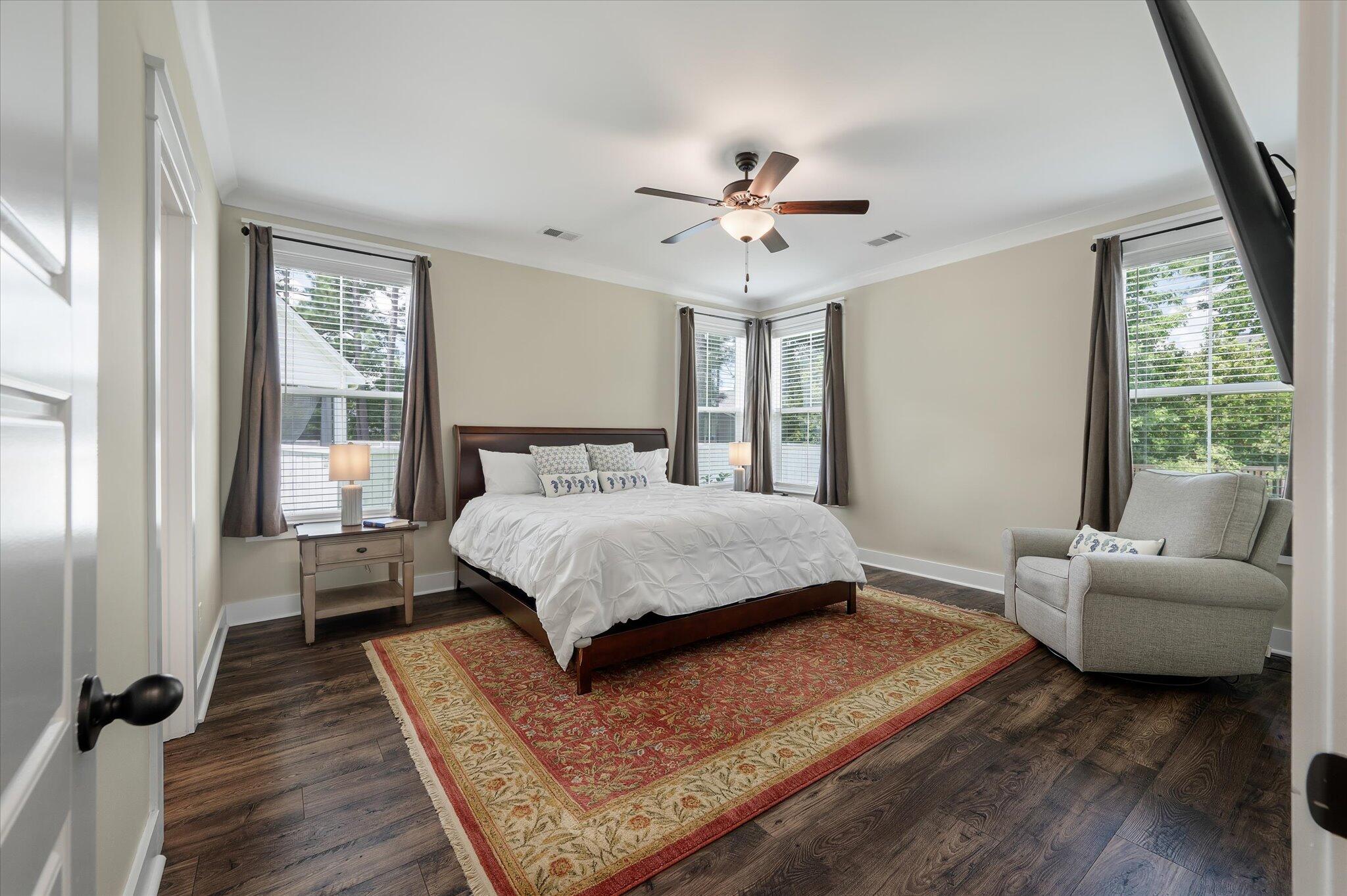 1502 Checker Court