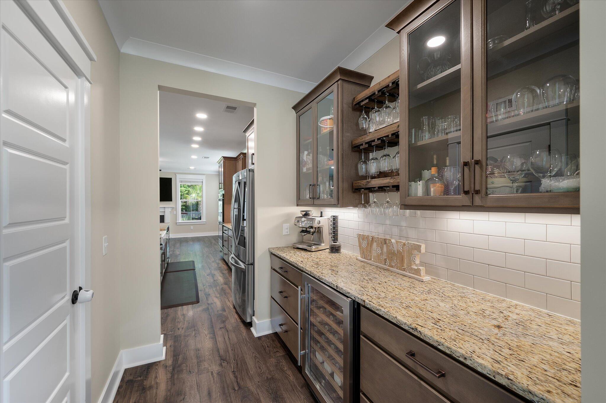 1502 Checker Court