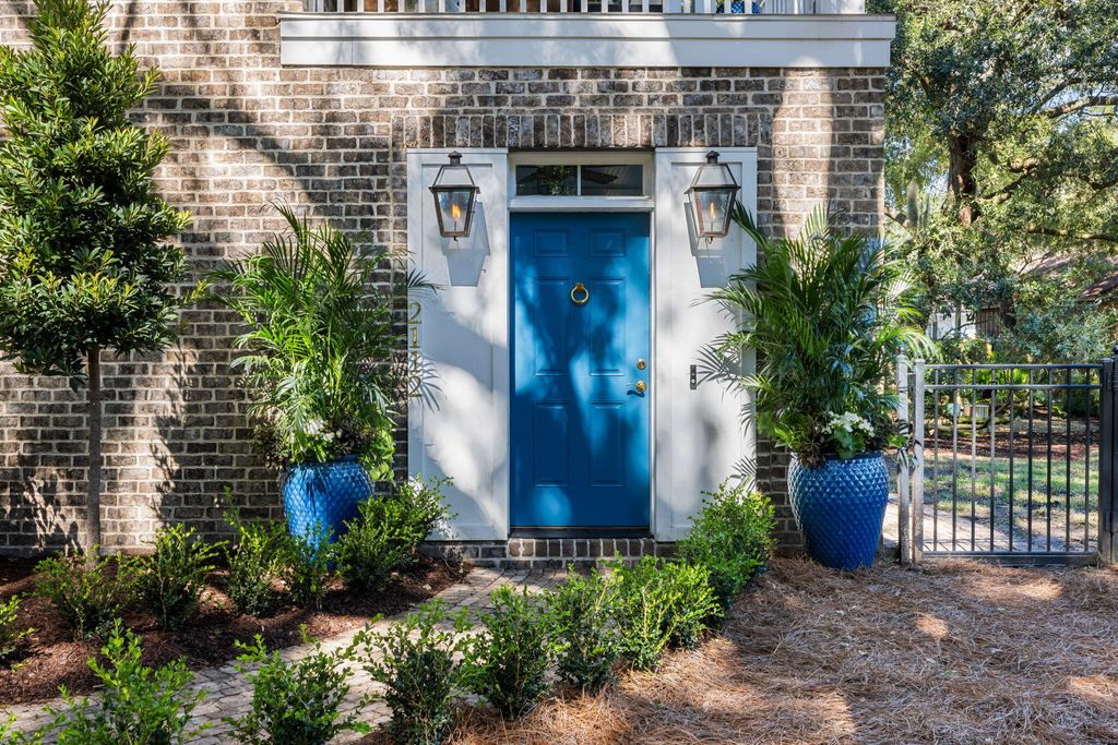 Photo of 2112 Parkway Drive, Charleston, SC 29412 (MLS # 25028754)