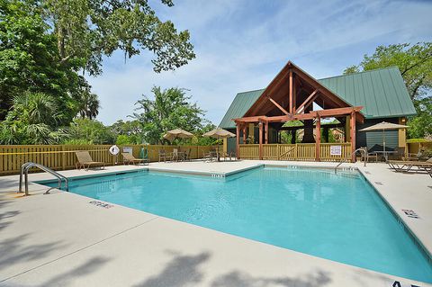 A home in North Charleston