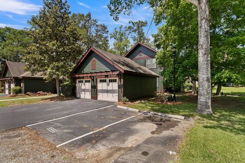 A home in North Charleston