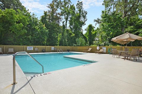 A home in North Charleston