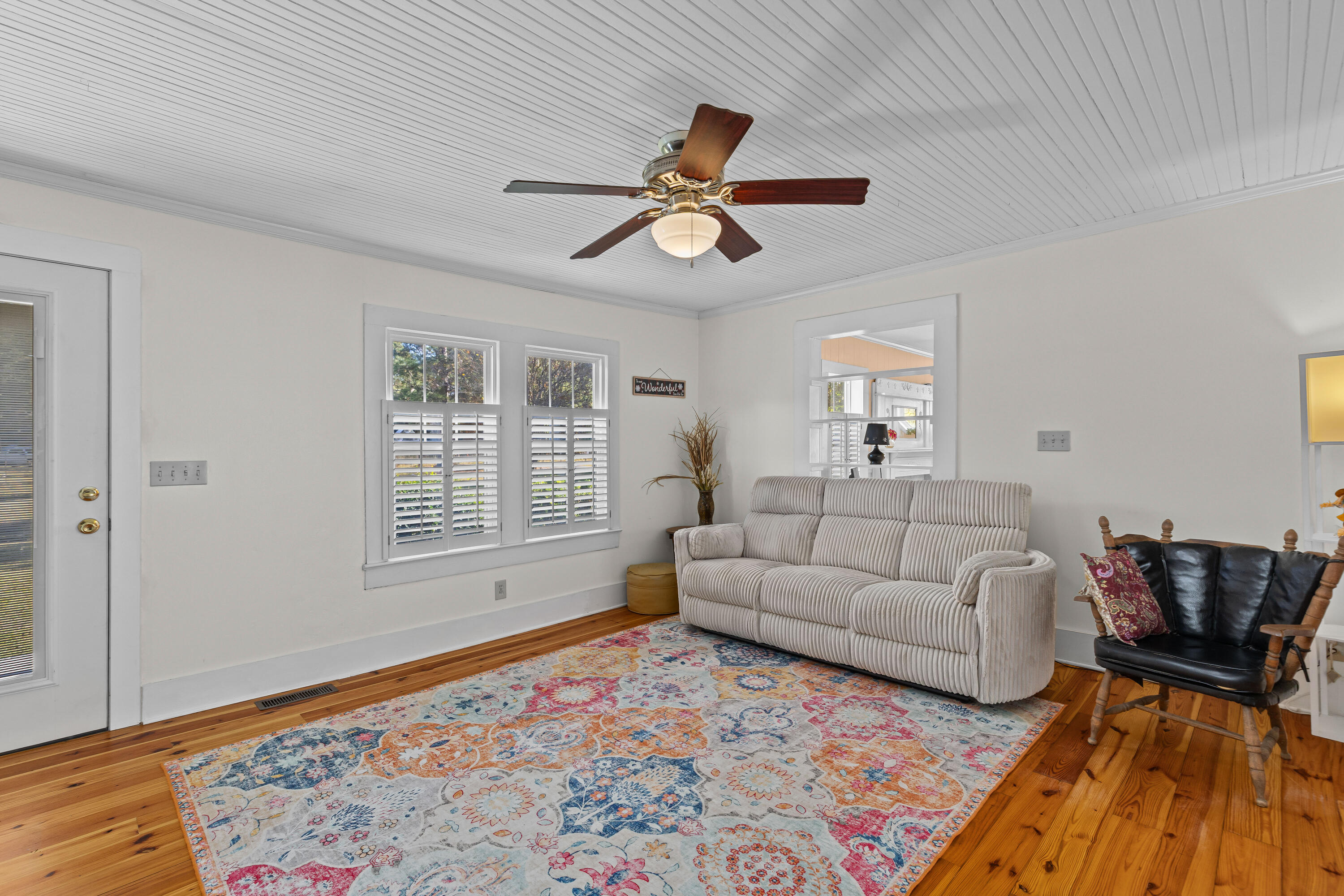 5615 S Highway 165