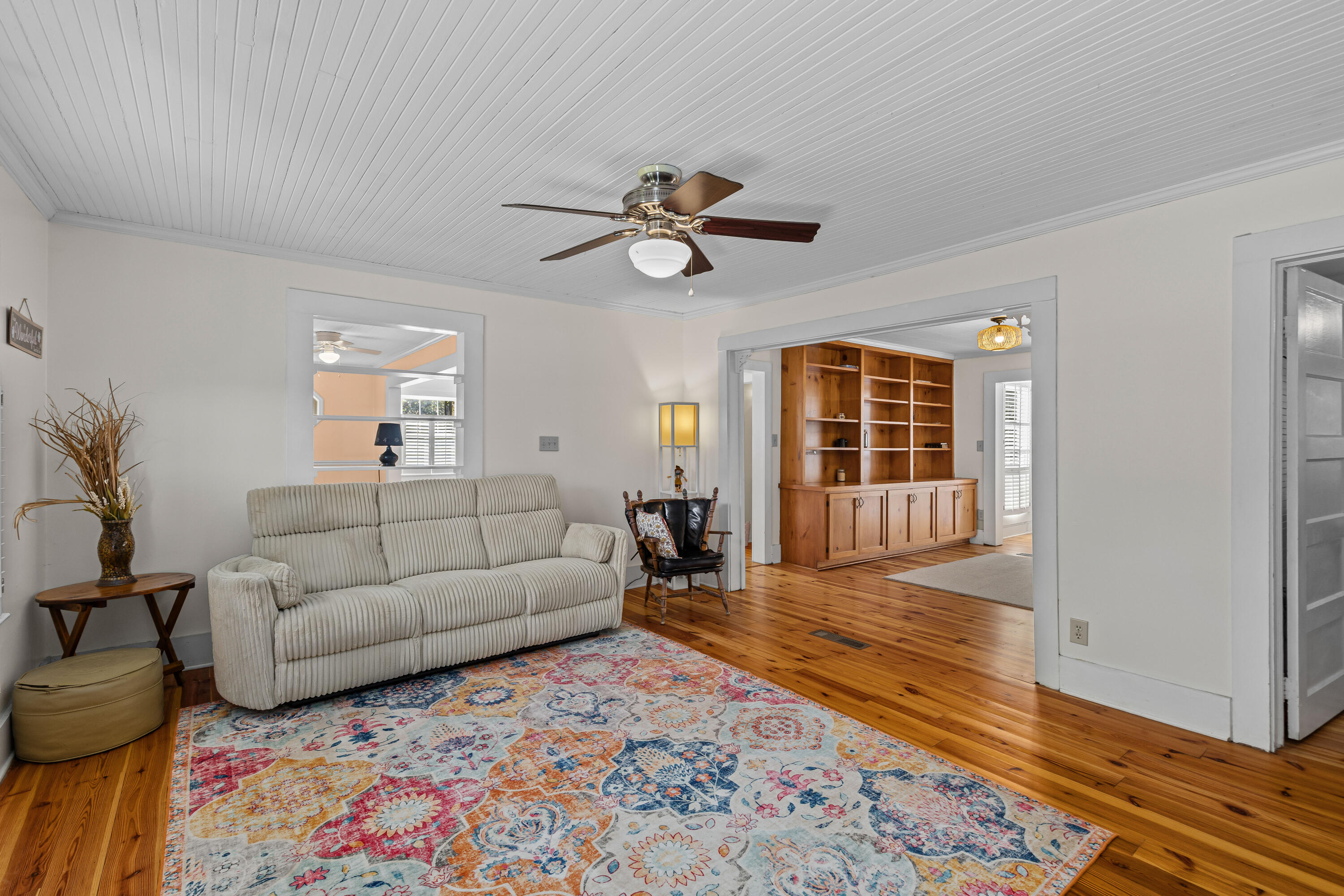 5615 S Highway 165