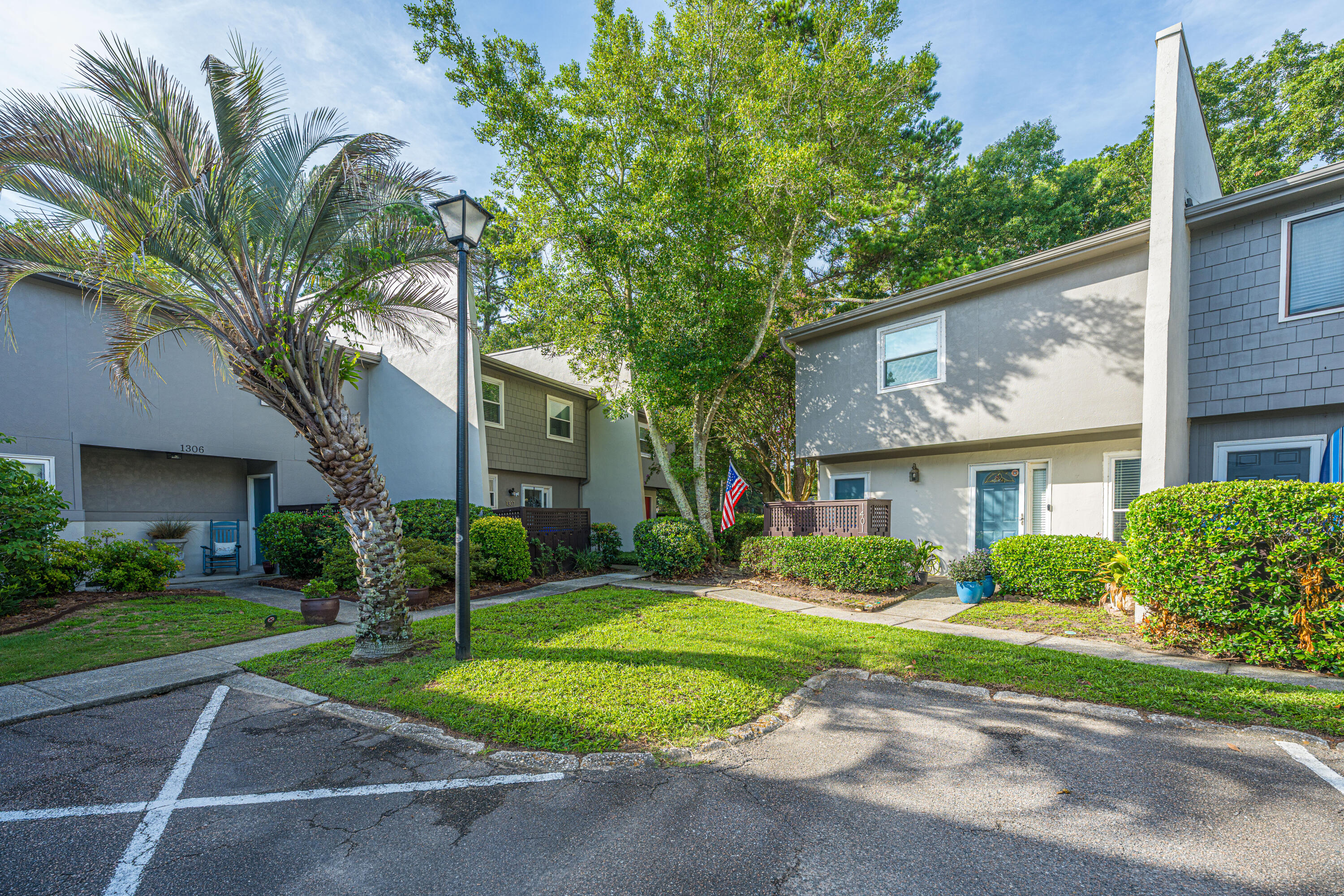 1307 Ventura Place