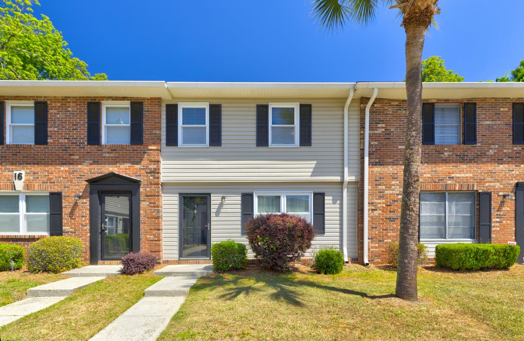 Photo of 415 Parkdale Drive #16b, Charleston, SC 29414 (MLS # 26010952)