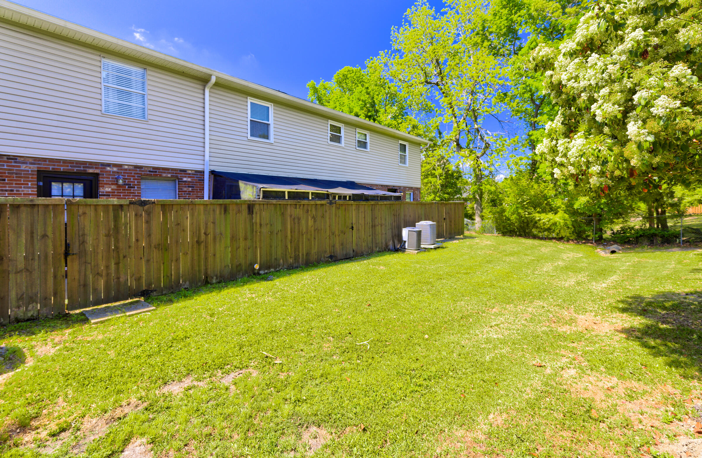 415 Parkdale Drive 16b