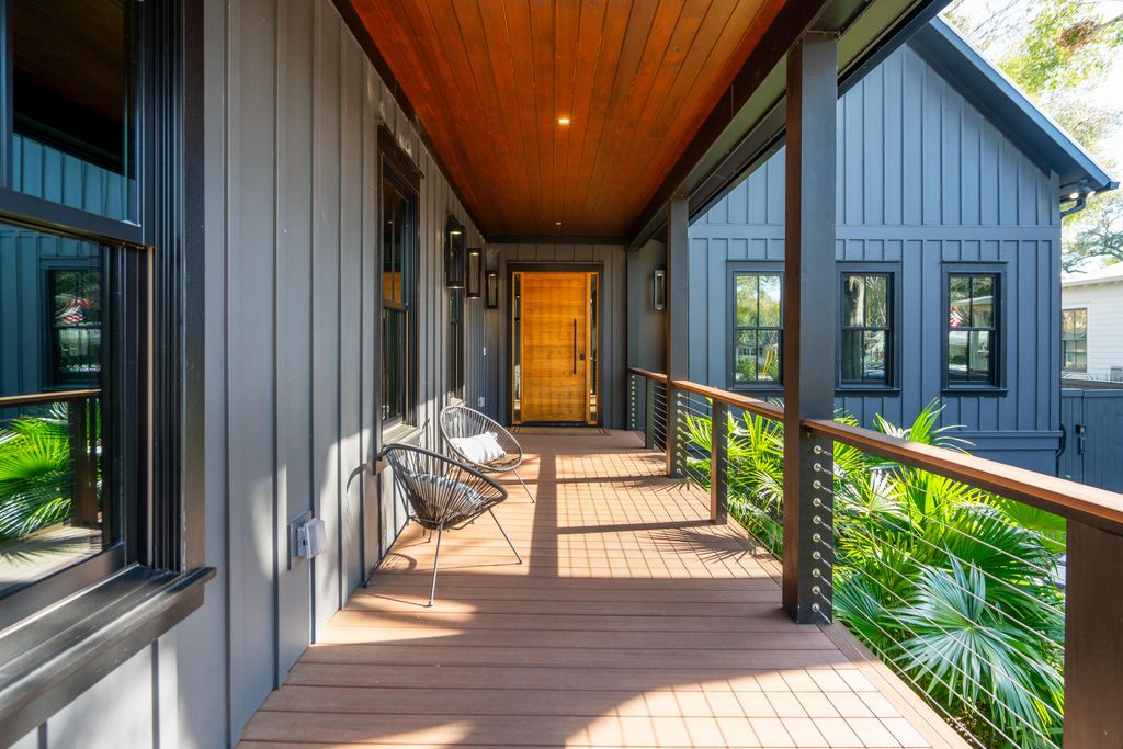 Photo of 641 Coral Street, Mount Pleasant, SC 29464 (MLS # 26008653)