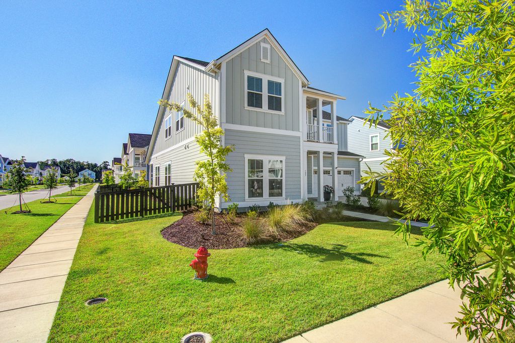 Photo of 185 Denham Street, Summerville, SC 29486 (MLS # 25025630)