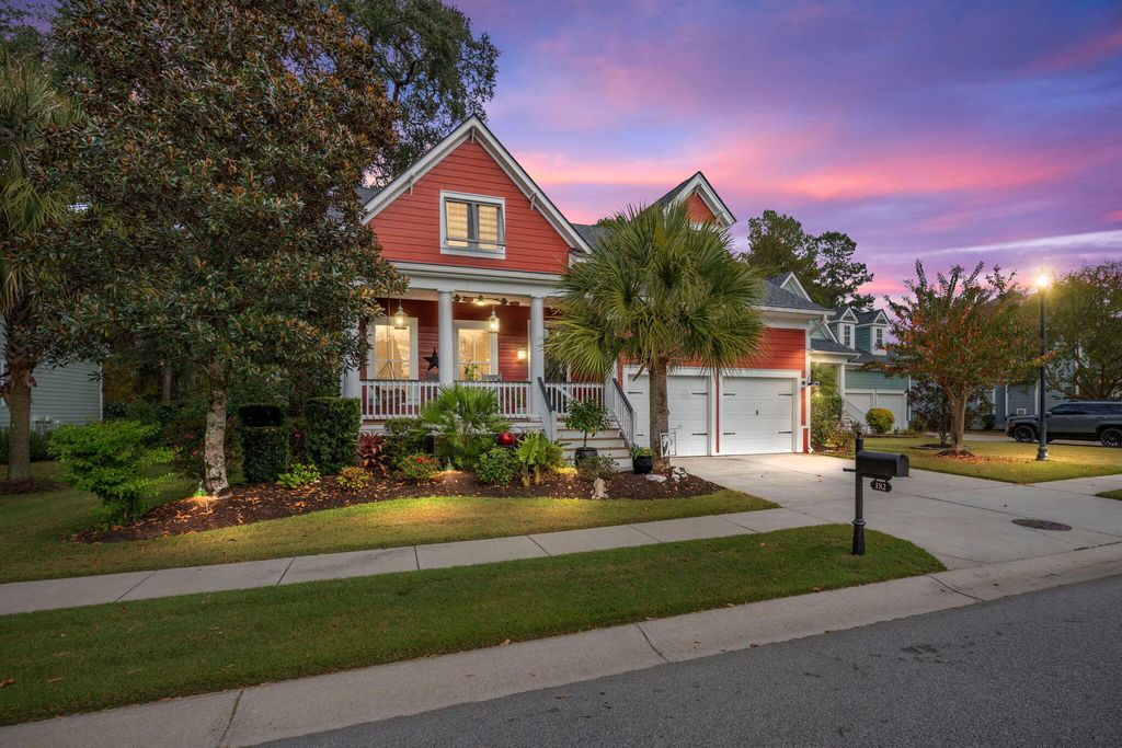 Photo of 182 Daniels Ridge Drive, Summerville, SC 29485 (MLS # 25031696)