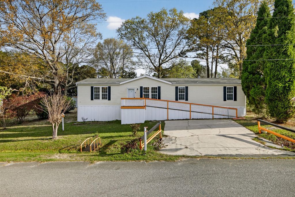 Photo of 106 Minnie Court, Moncks Corner, SC 29461 (MLS # 26007749)