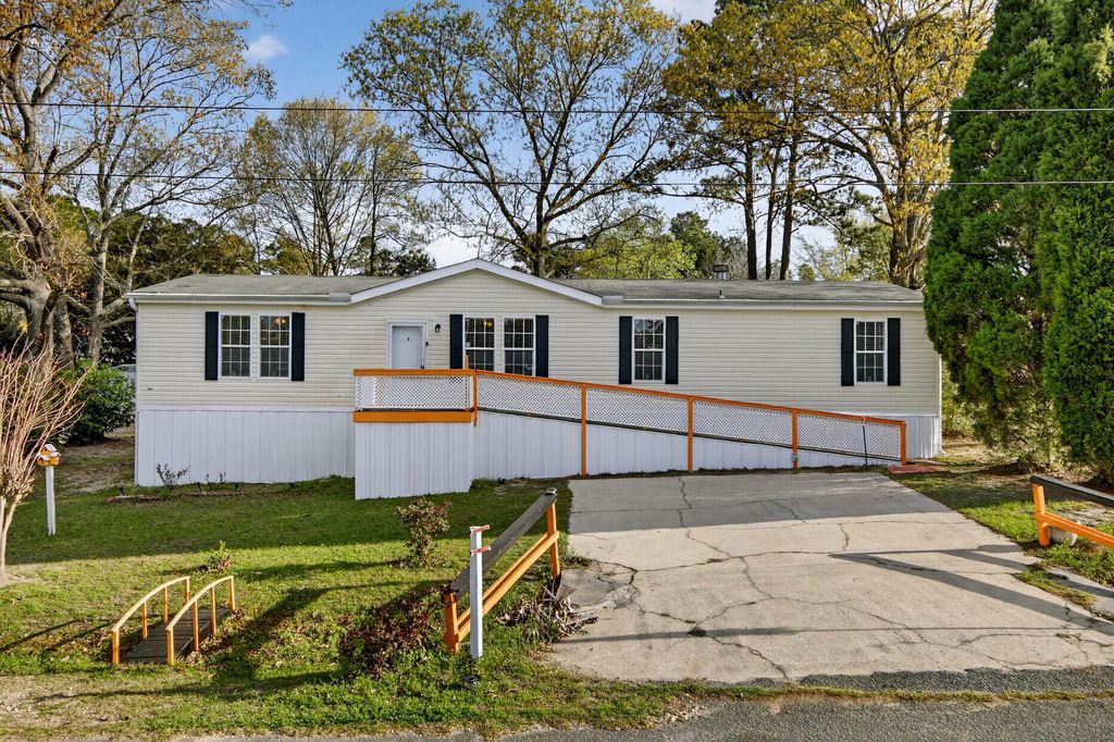 Photo of 106 Minnie Court, Moncks Corner, SC 29461 (MLS # 26007749)