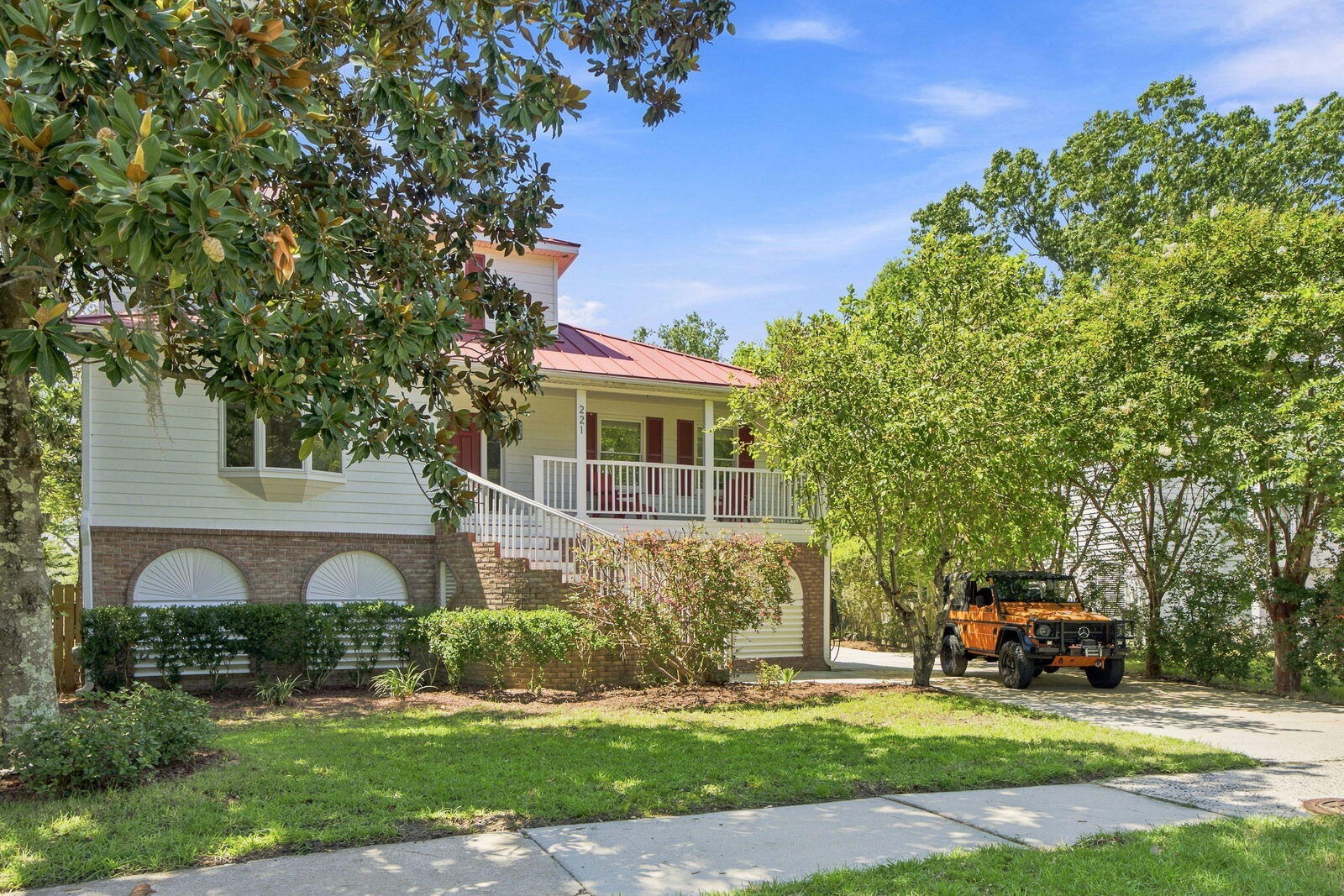 221 Marsh Oaks Drive
