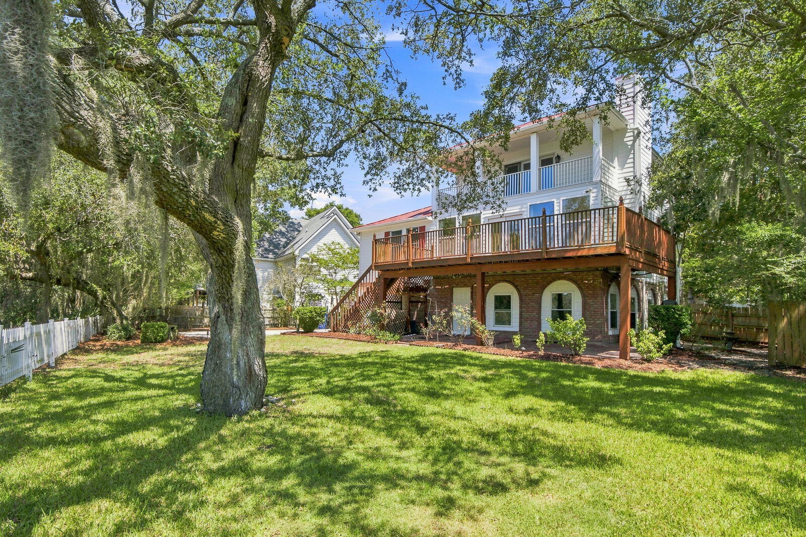 221 Marsh Oaks Drive