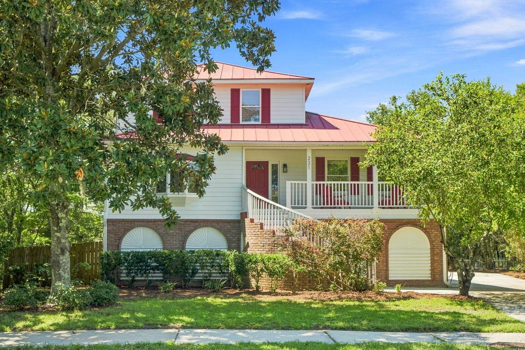 Photo of 221 Marsh Oaks Drive, Charleston, SC 29407 (MLS # 26025442)