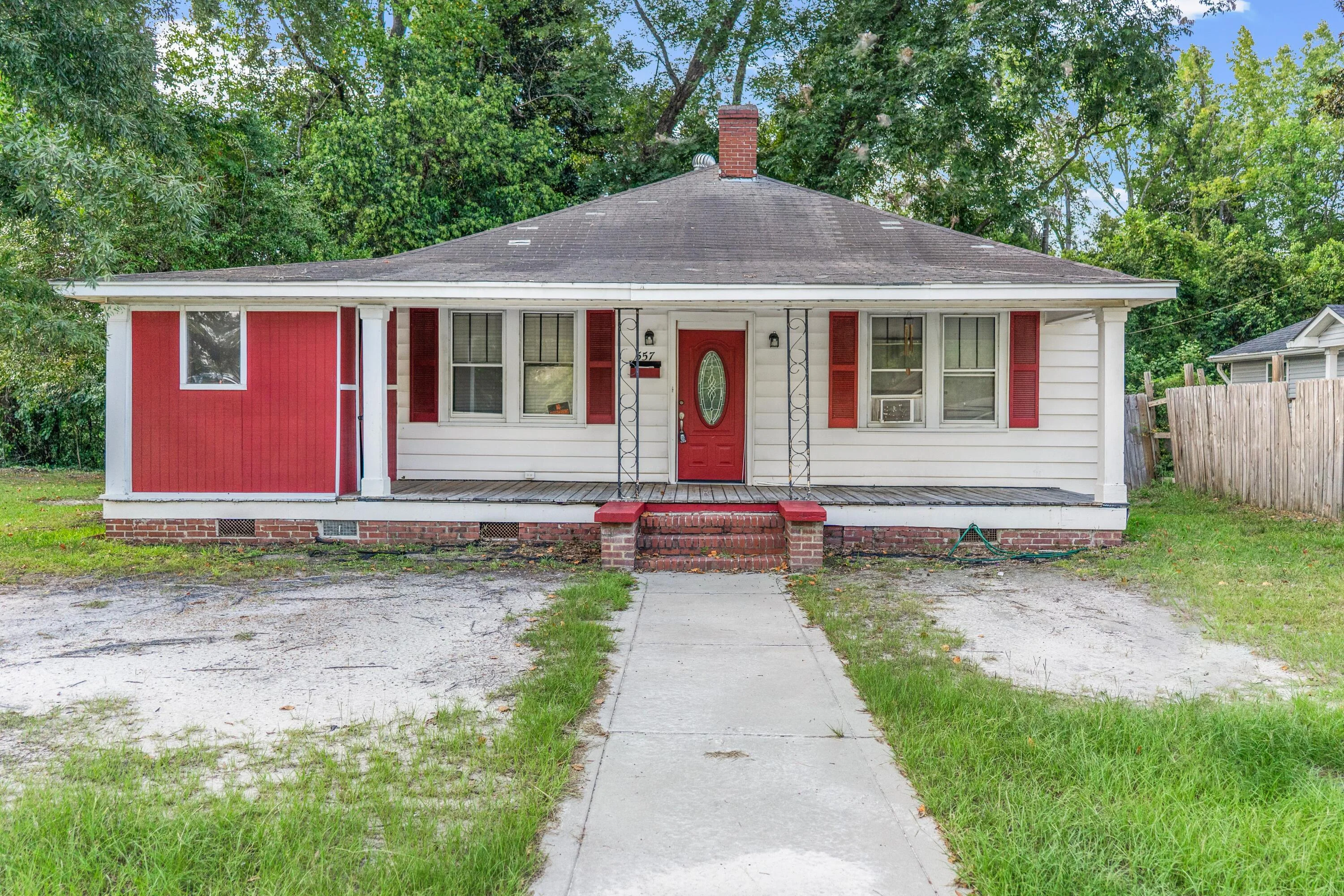 557 Louis Street