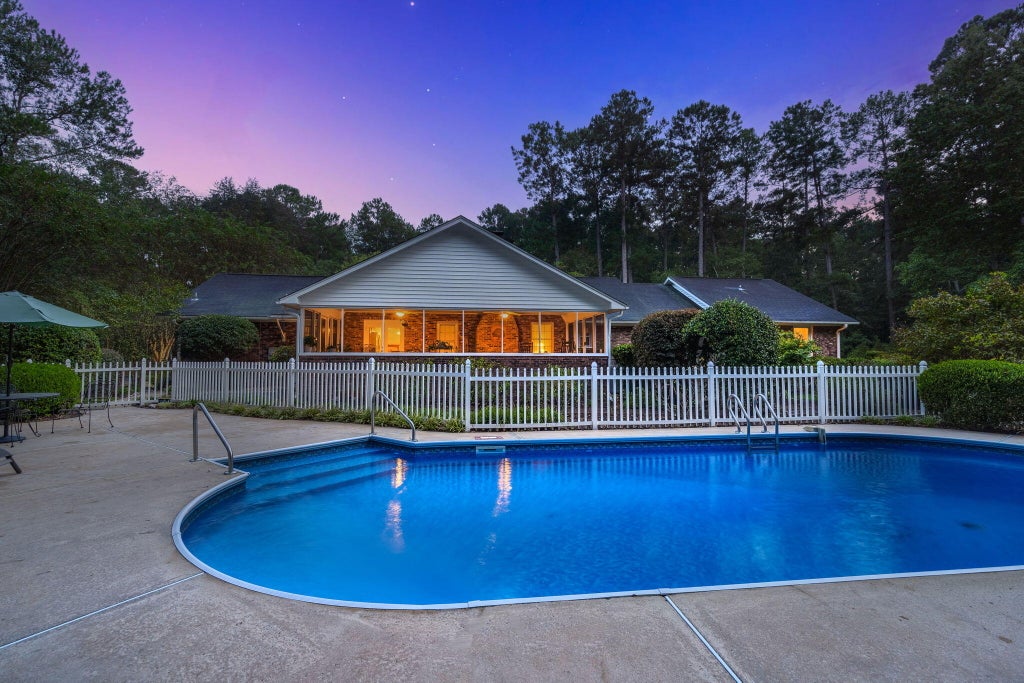 Photo of 102 Caveson Drive, Summerville, SC 29483 (MLS # 26026964)