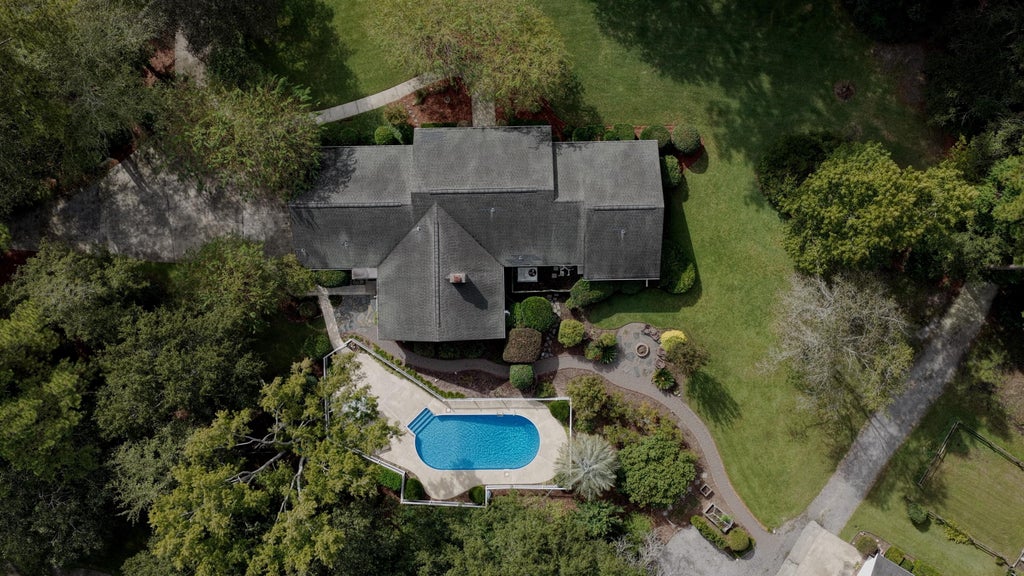 Photo of 102 Caveson Drive, Summerville, SC 29483 (MLS # 26026964)