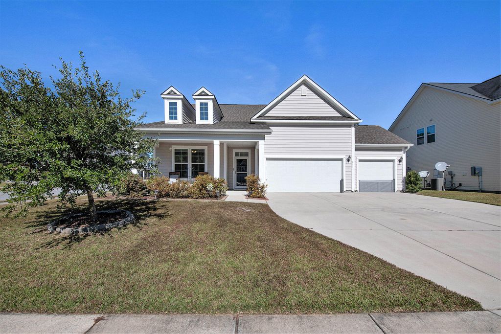Photo of 412 Stonefield Circle, Moncks Corner, SC 29461 (MLS # 25029915)