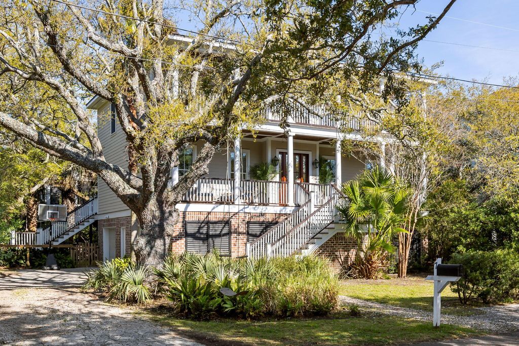 Photo of 7 William Street, Mount Pleasant, SC 29464 (MLS # 26008382)