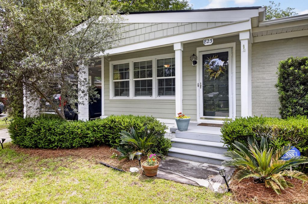 Photo of 823 Quail Drive, Charleston, SC 29412 (MLS # 26013824)