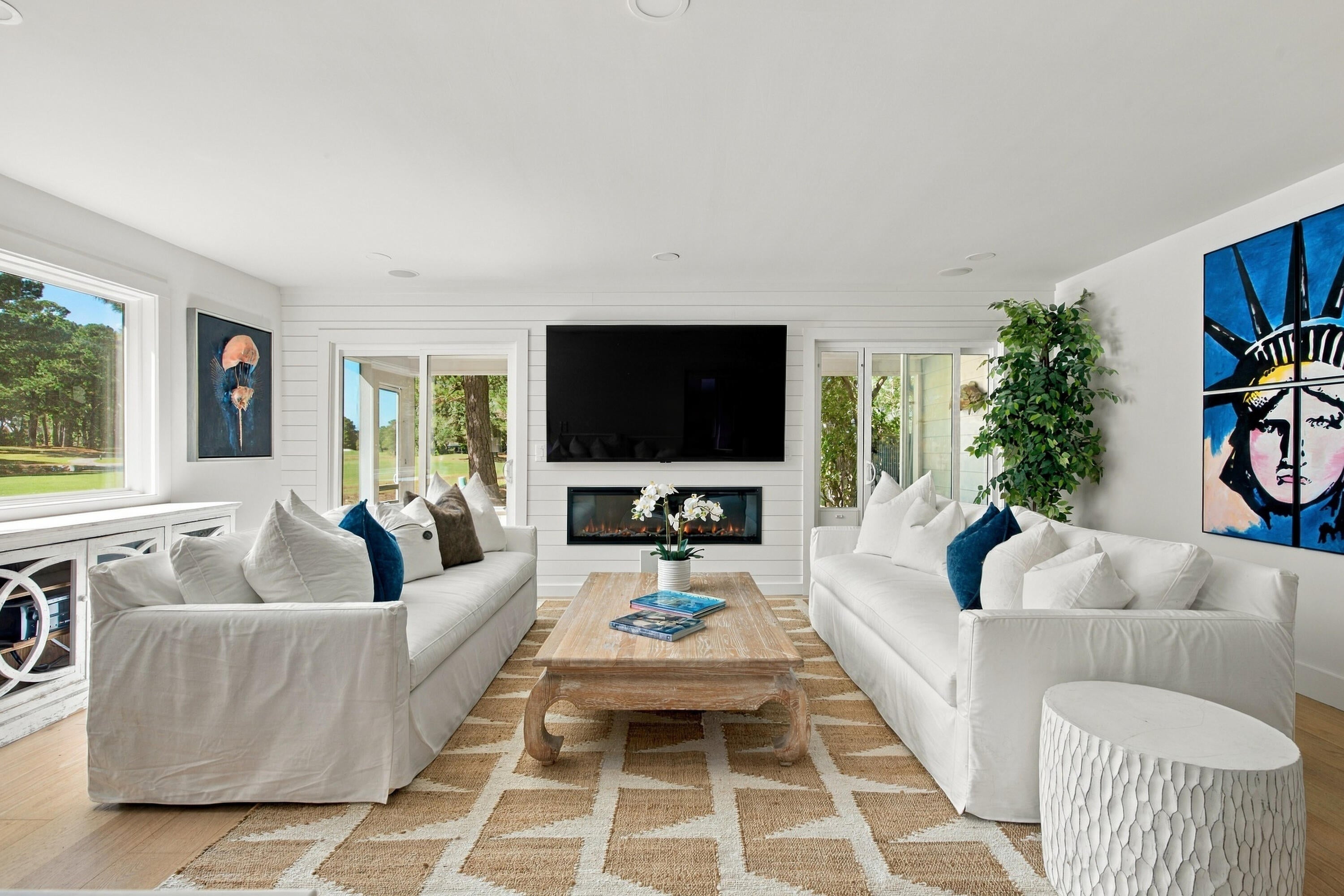 801 Ventura Place
