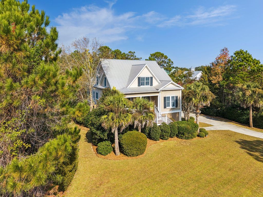 Photo of 2413 Majestic Roses Court, Mount Pleasant, SC 29464 (MLS # 25031053)