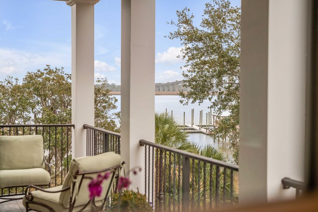 Photo of 108 Fairbanks Oak Alley #302, Daniel Island, SC 29492 (MLS # 26001936)