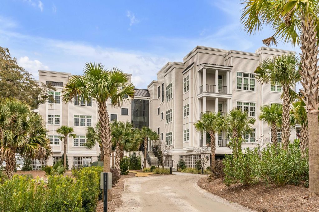 Photo of 108 Fairbanks Oak Alley #302, Daniel Island, SC 29492 (MLS # 26001936)
