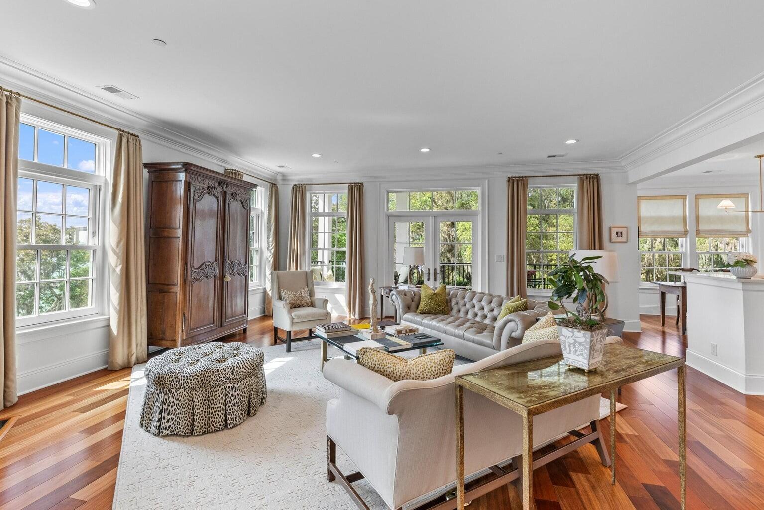 108 Fairbanks Oak Alley 302