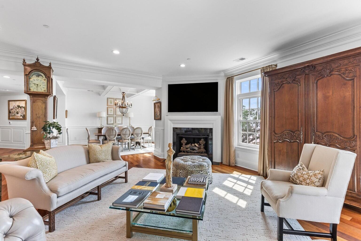 108 Fairbanks Oak Alley 302