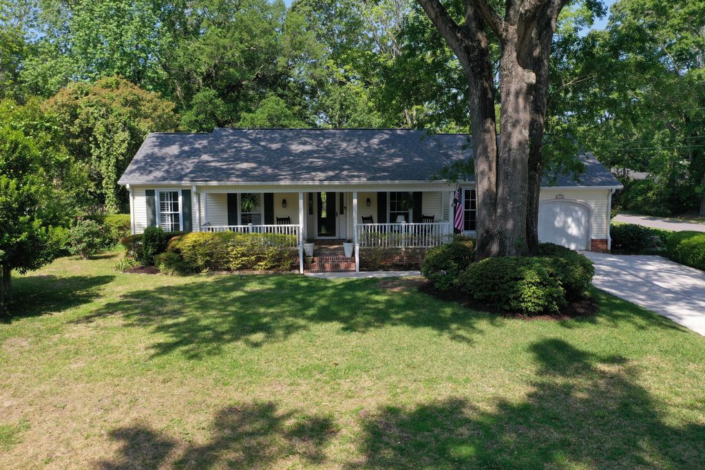 Photo of 1490 Kentwood Circle, Charleston, SC 29412 (MLS # 26012118)