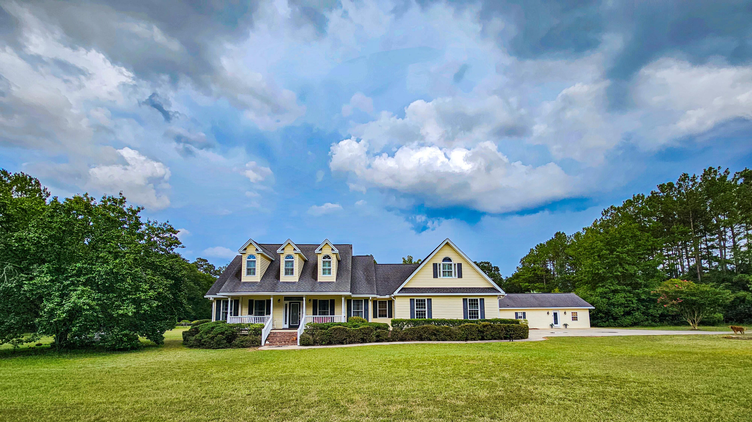 220 Sandy Springs Circle