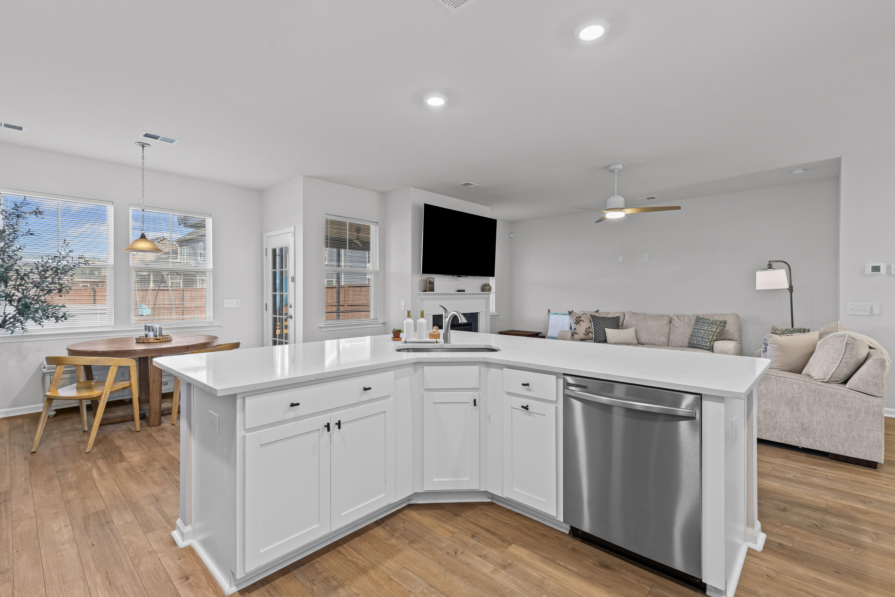 202 Honey Horn Drive