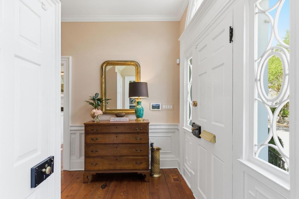 Photo of 7 Lowndes Street, Charleston, SC 29401 (MLS # 26009633)