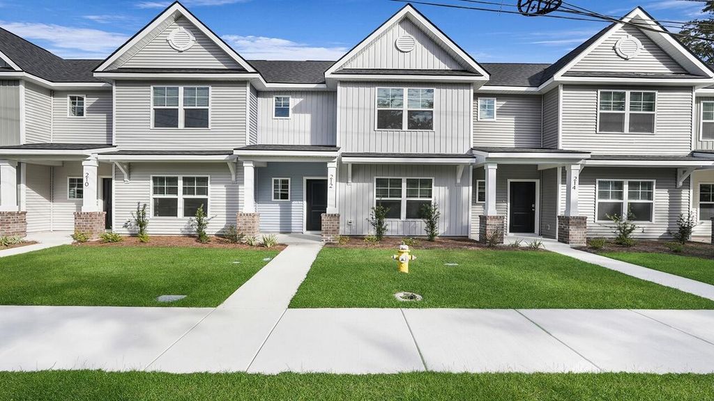 Photo of 212 Garbon Drive, Summerville, SC 29485 (MLS # 25025381)