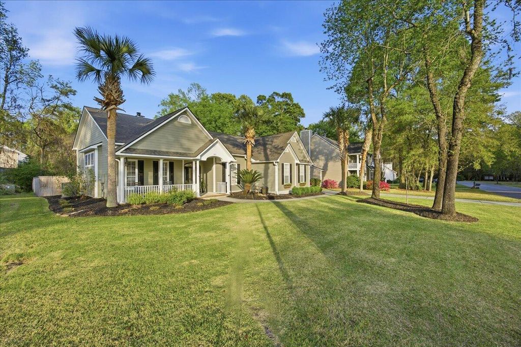 Photo of 141 Old Course Road, Summerville, SC 29485 (MLS # 26008484)