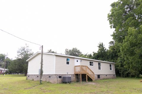 A home in Eutawville