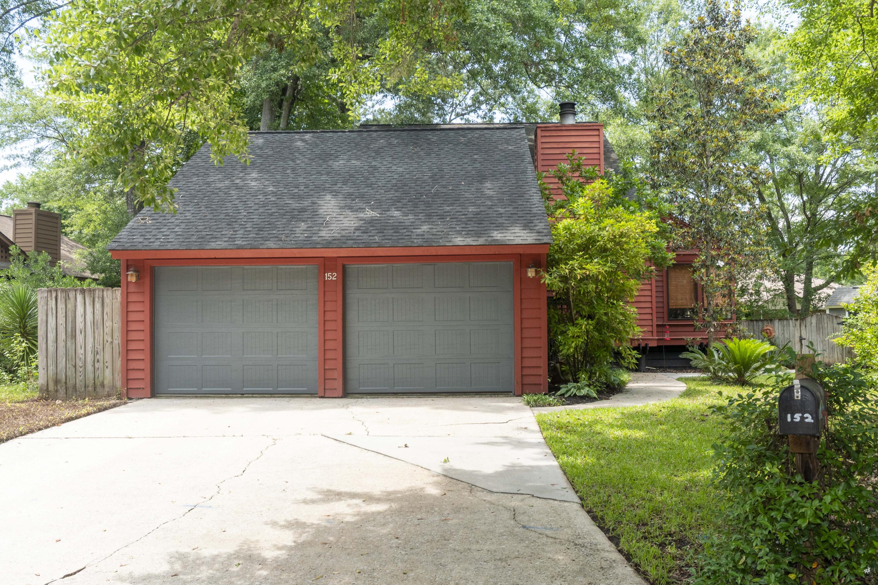 152 Mansfield Boulevard