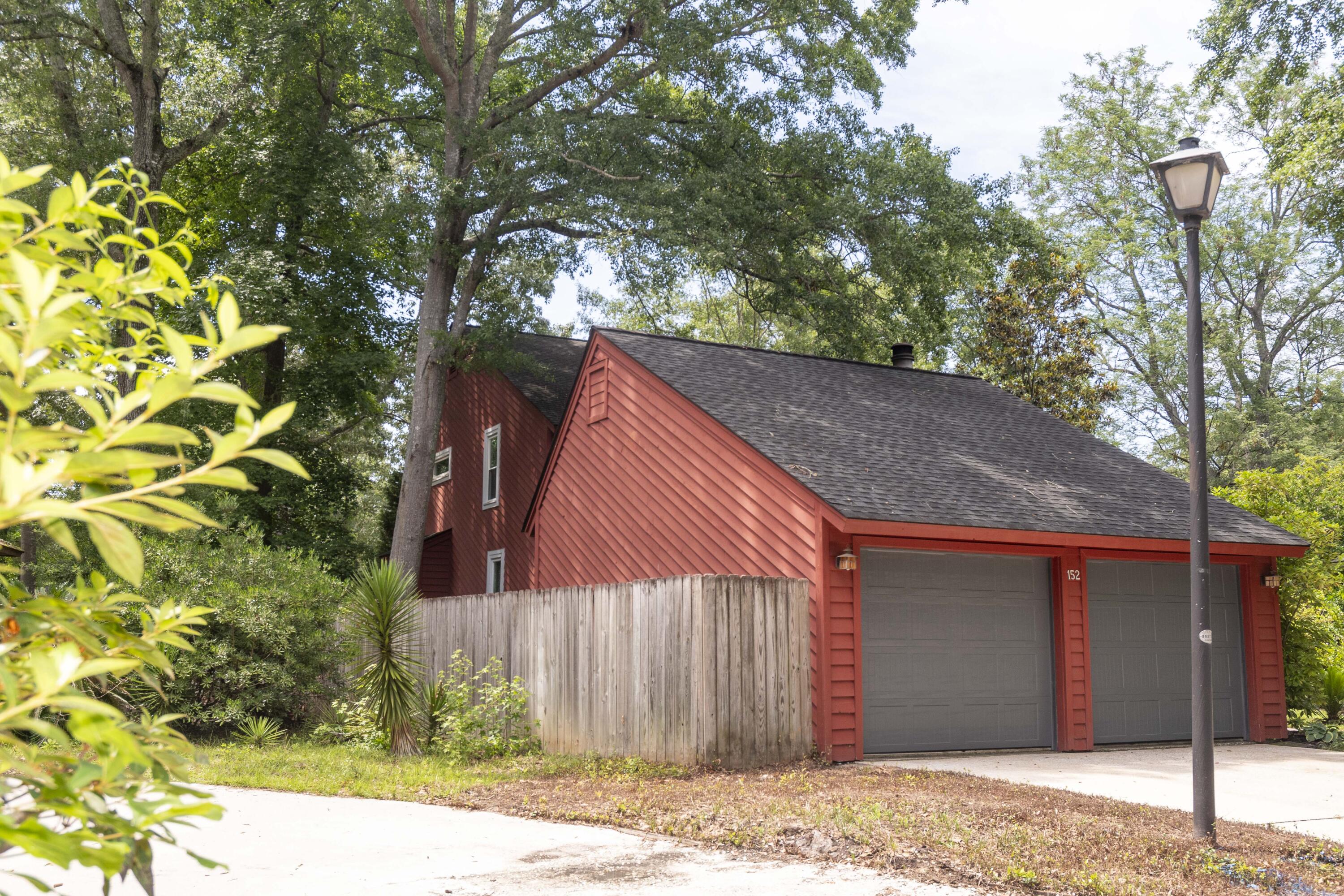 152 Mansfield Boulevard