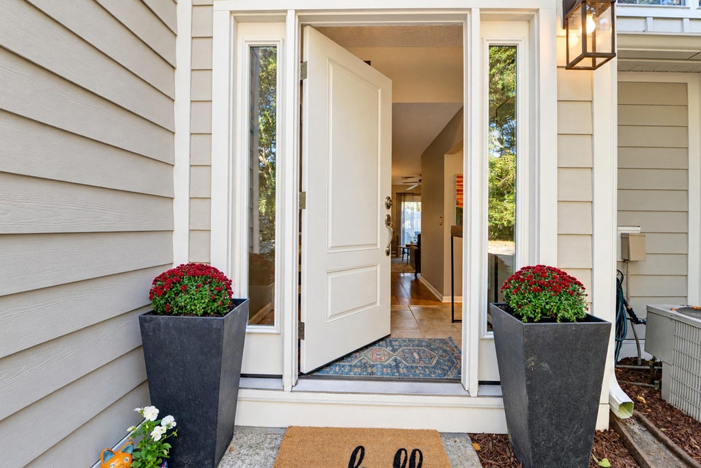 Photo of 1147 Monaco Drive, Mount Pleasant, SC 29464 (MLS # 26029424)