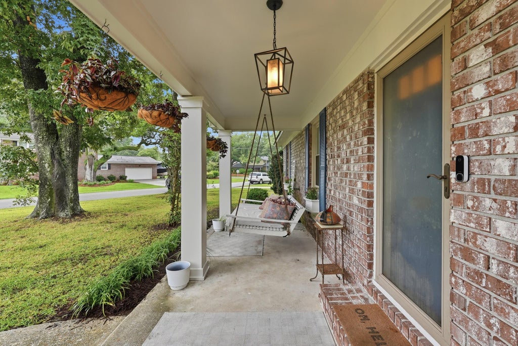Photo of 651 Highwood Circle, Charleston, SC 29412 (MLS # 26022749)