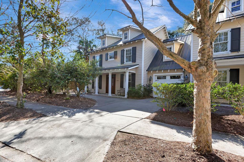 Photo of 1050 Phillips Park Drive, Mount Pleasant, SC 29464 (MLS # 26003474)