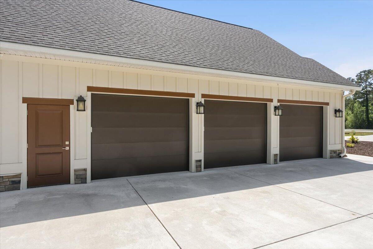 6589 N Highway 17
