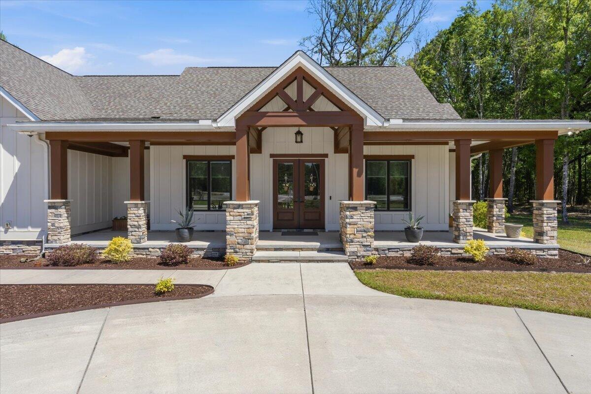 6589 N Highway 17