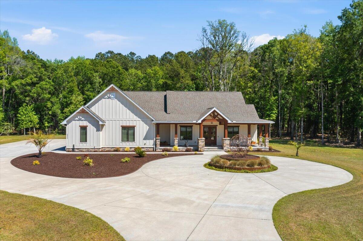 6589 N Highway 17